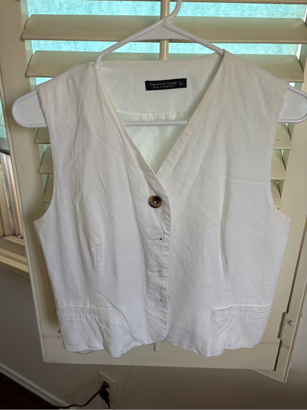 Emerson Lake White Sleeveless V-Neck Button Vest